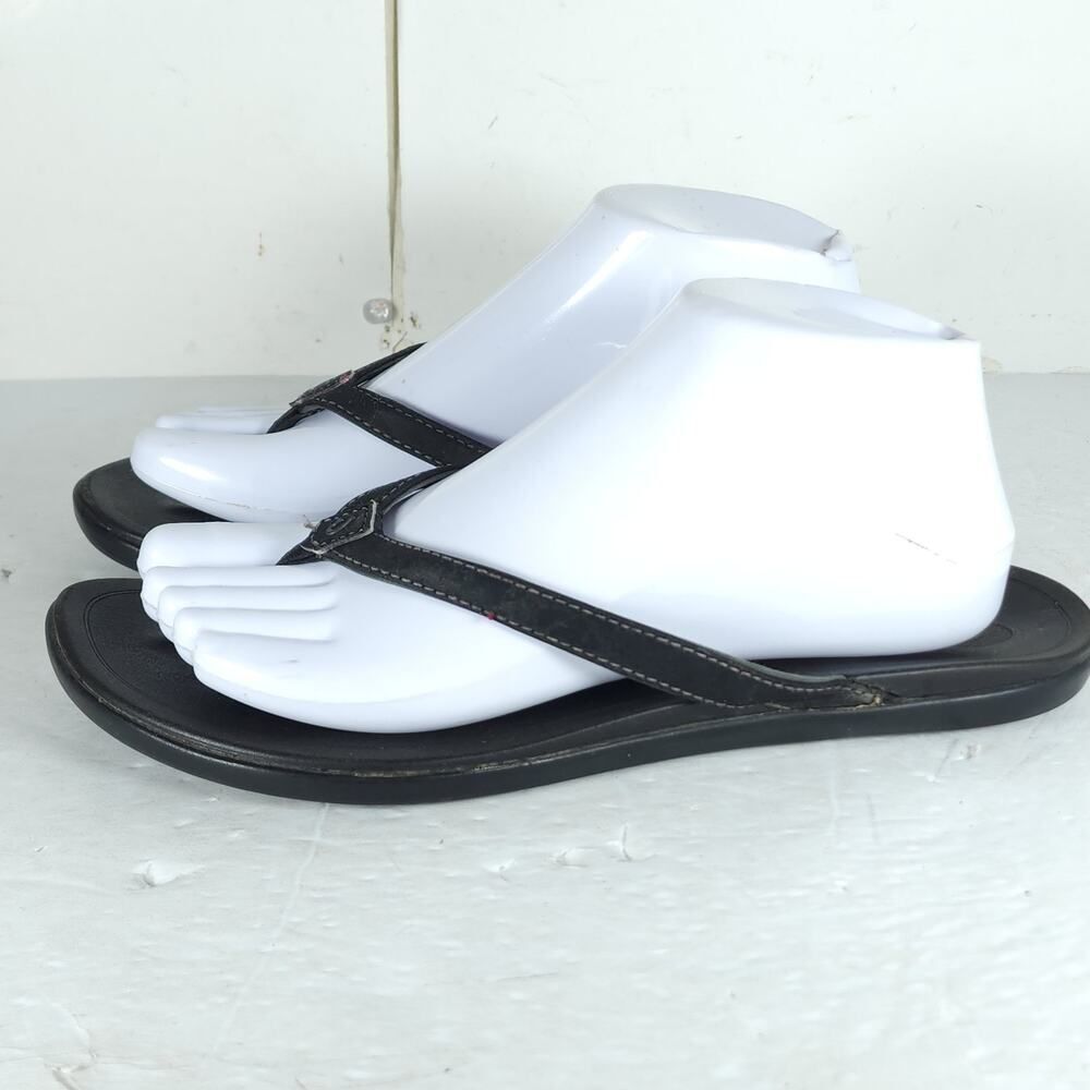 Olukai Women's Hono US8? Black Leather Slip On Flat Thong Flip Flop Sandals - Picture 2 of 16
